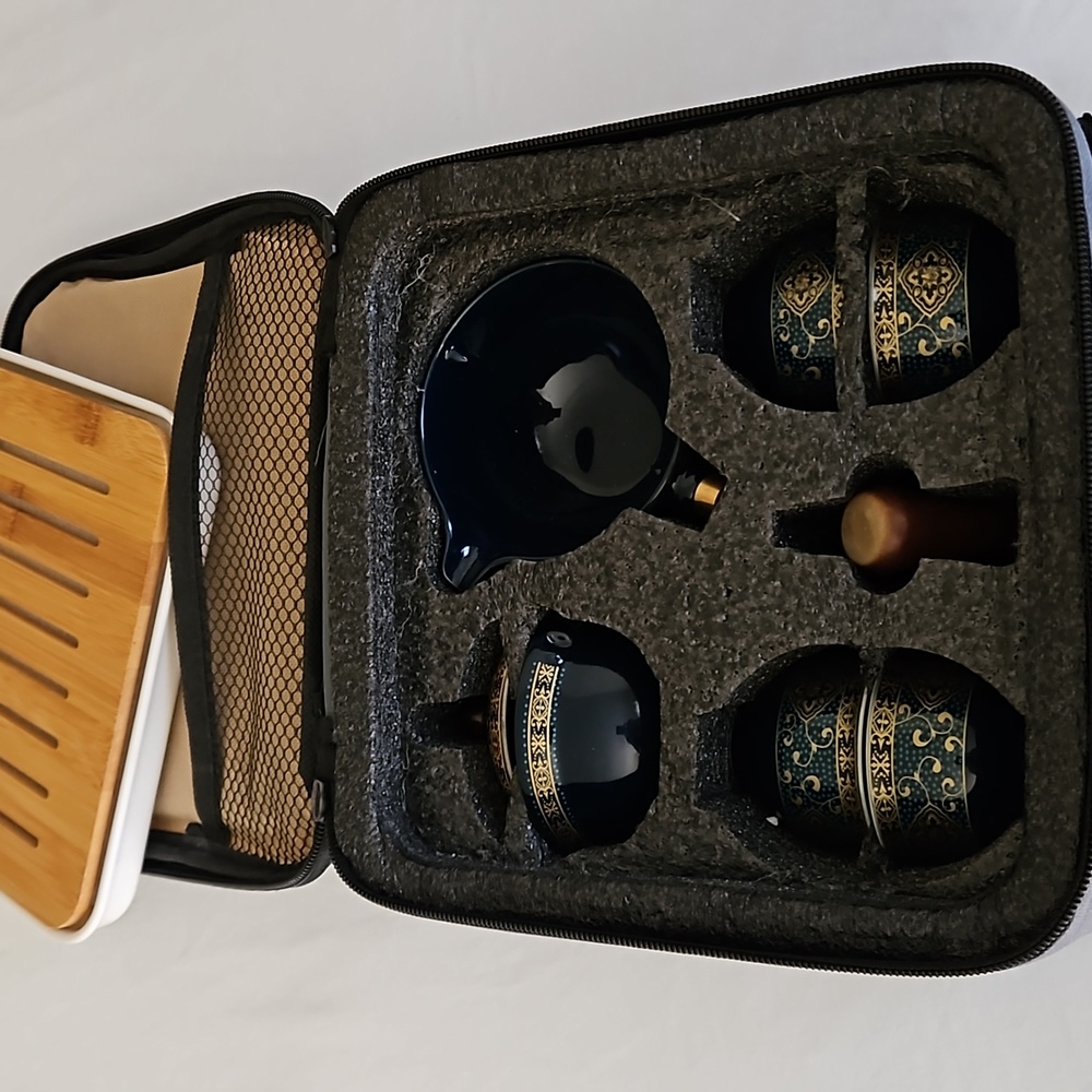 Tea Set - Picture 6 of 9